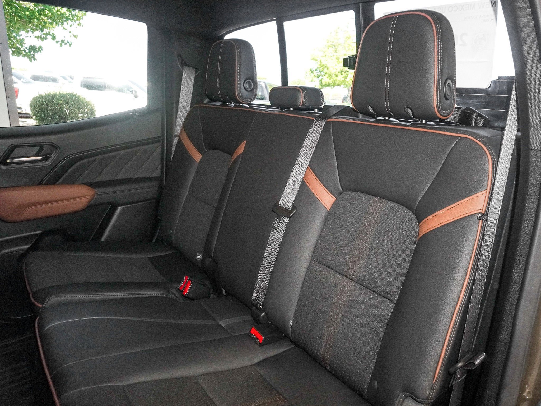 Used 2024 GMC Canyon AT4 w/ LPO, Skid Plate Package AWD/4WD image 38
