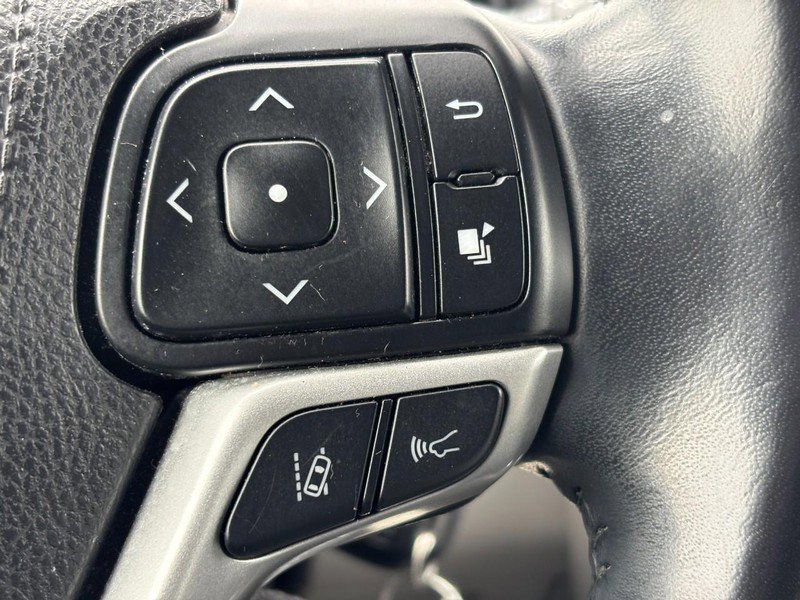 Used 2017 Toyota Highlander Plus image 22