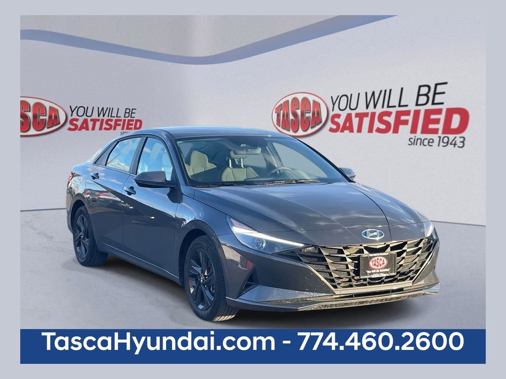 Used 2023 Hyundai Elantra SEL image 1