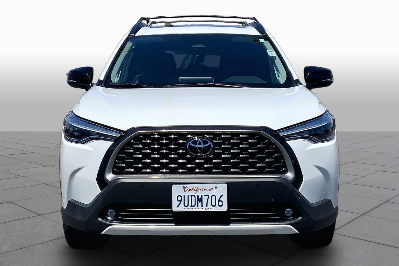Certified 2025 Toyota Corolla Cross XLE w/ Convenience Package FWD image 3
