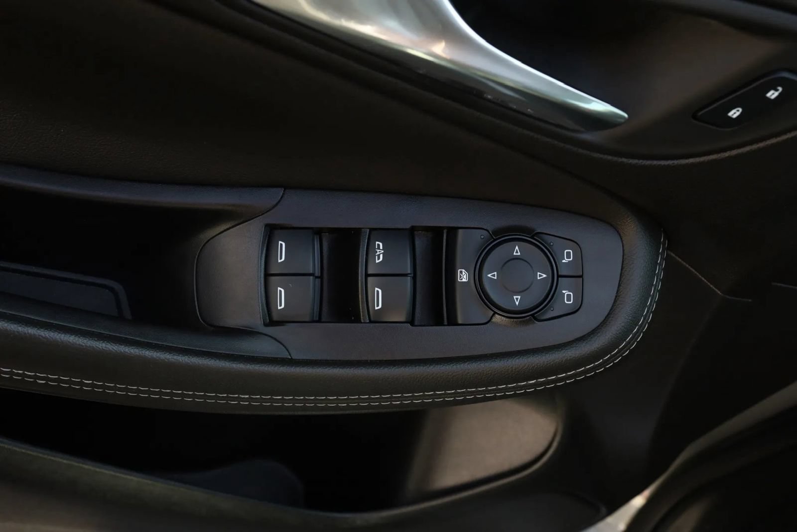 Used 2025 Buick Encore GX Preferred FWD image 12