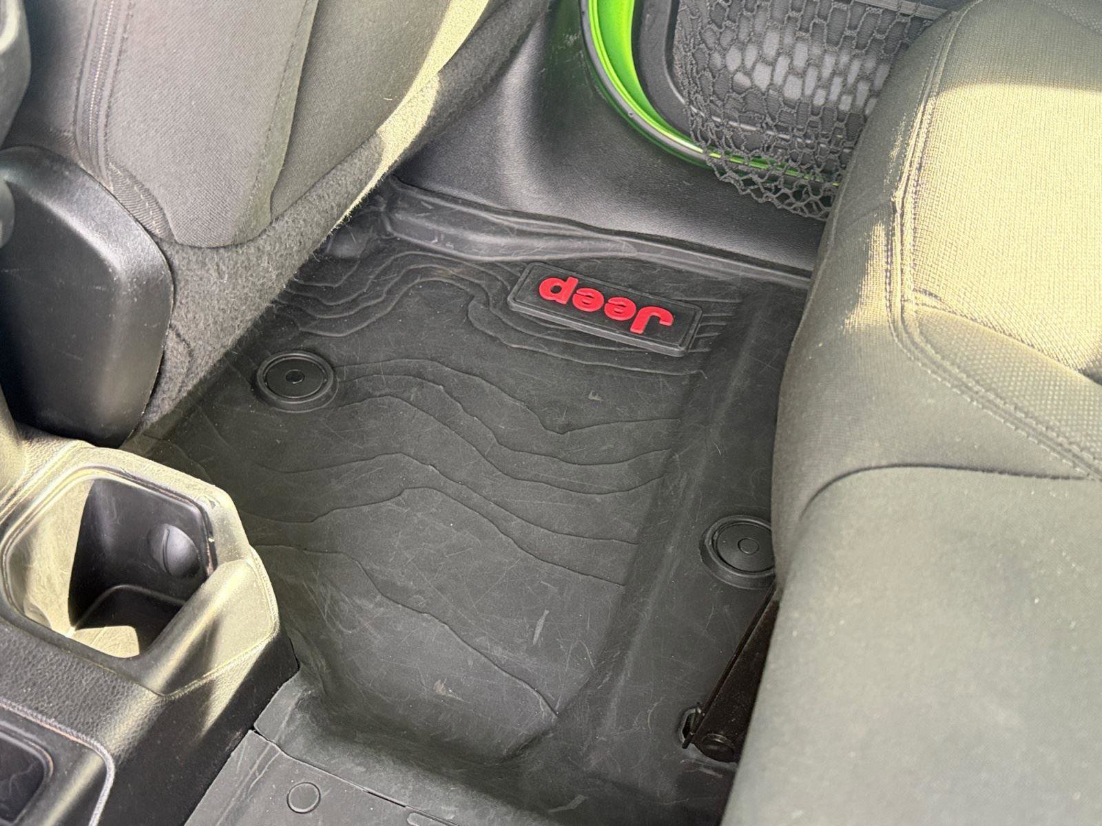 Used 2018 Jeep Wrangler Unlimited Sahara w/ Dual Top Group image 44