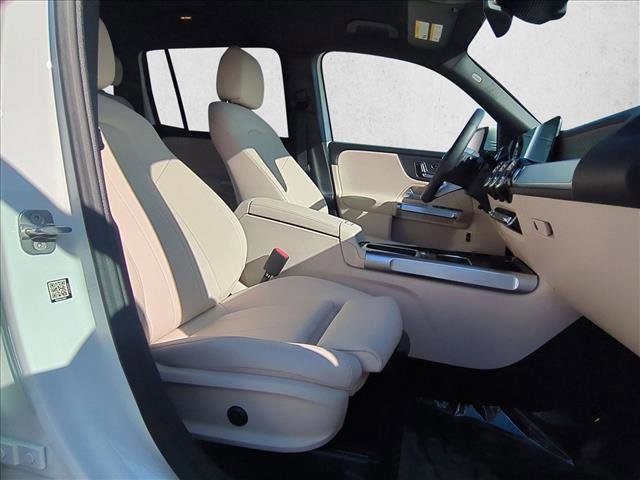Certified 2025 Mercedes-Benz GLB 250 4MATIC image 21
