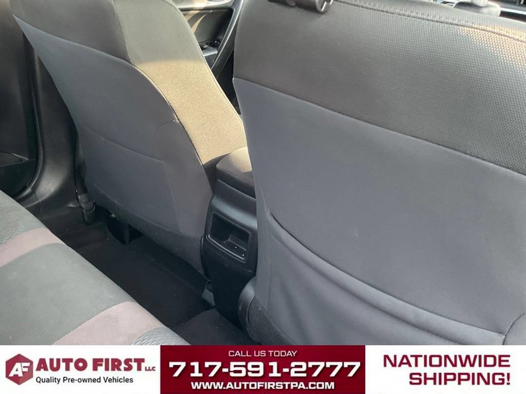 Used 2019 Toyota Corolla LE FWD image 13