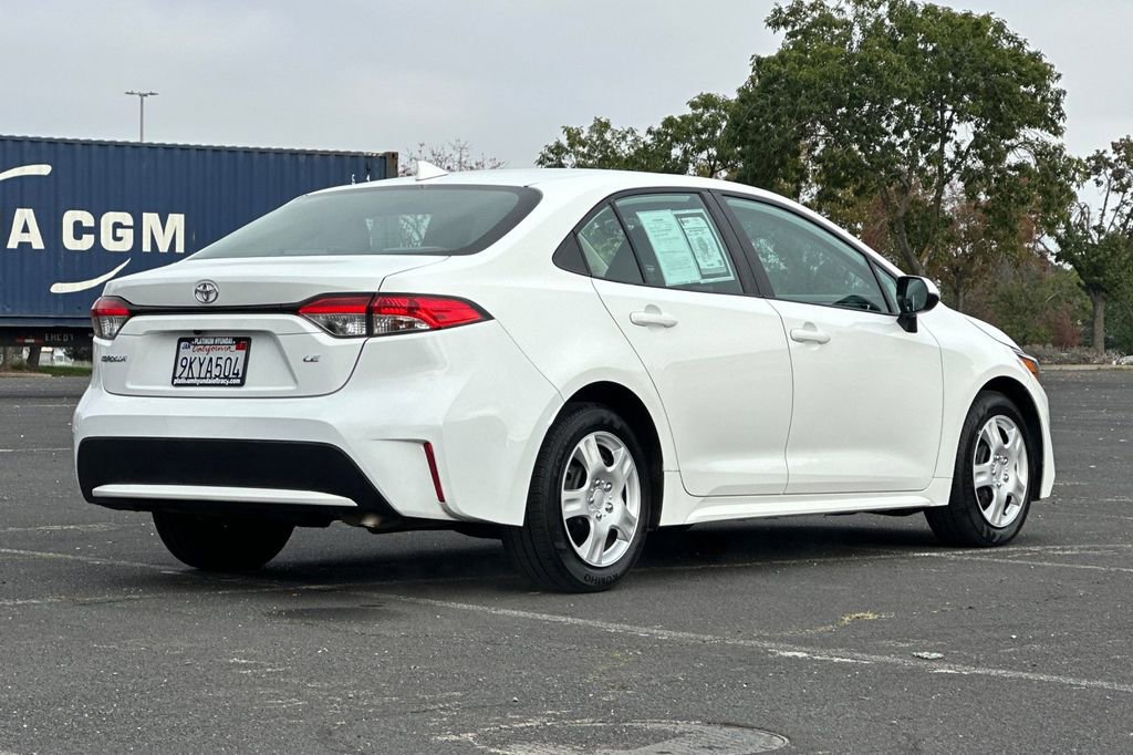 Used 2021 Toyota Corolla LE image 4