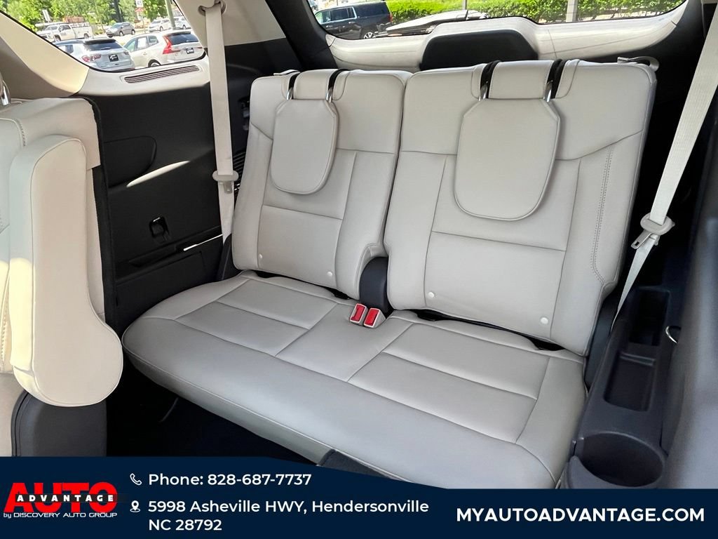 Used 2020 Ford Explorer Platinum w/ Premium Technology Package AWD/4WD image 30