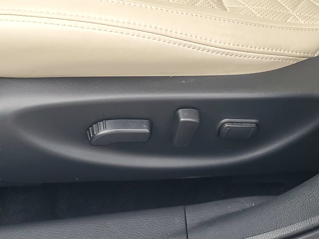 Used 2020 Nissan Maxima Platinum w/ Sport Mat Group FWD image 16