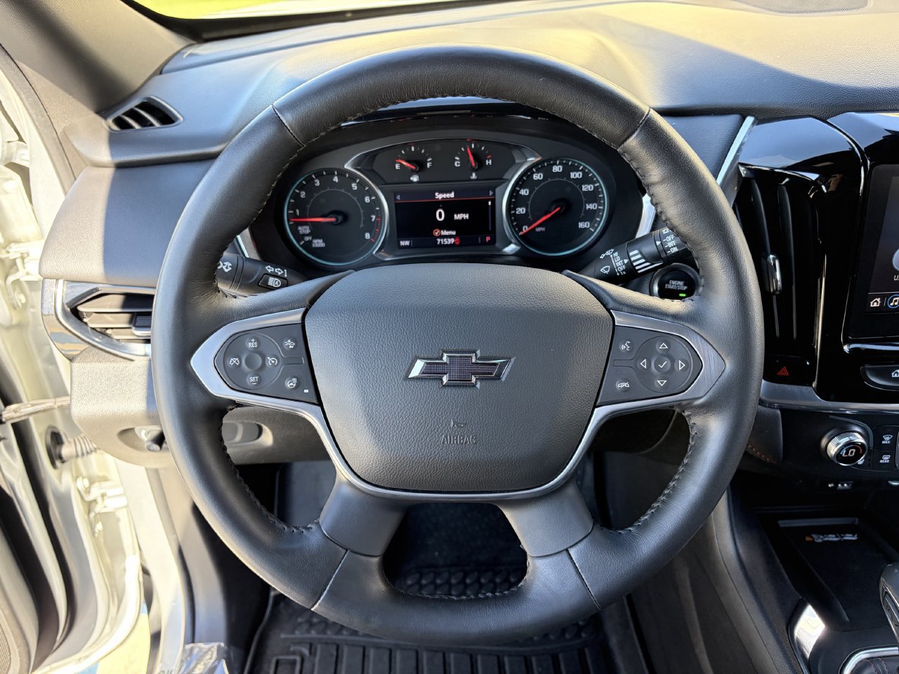 Used 2022 Chevrolet Traverse RS FWD image 23