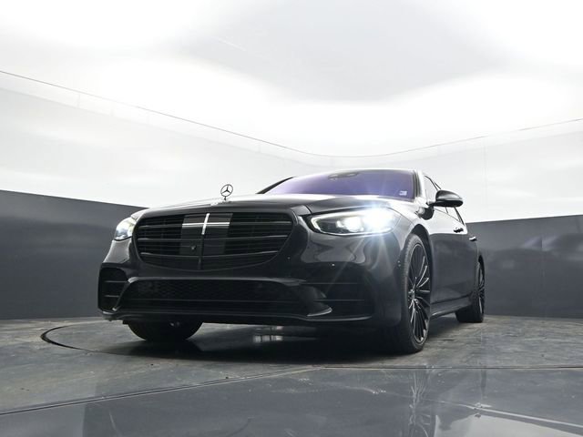 Used 2022 Mercedes-Benz S 580 4MATIC Sedan w/ AMG Line Package image 31