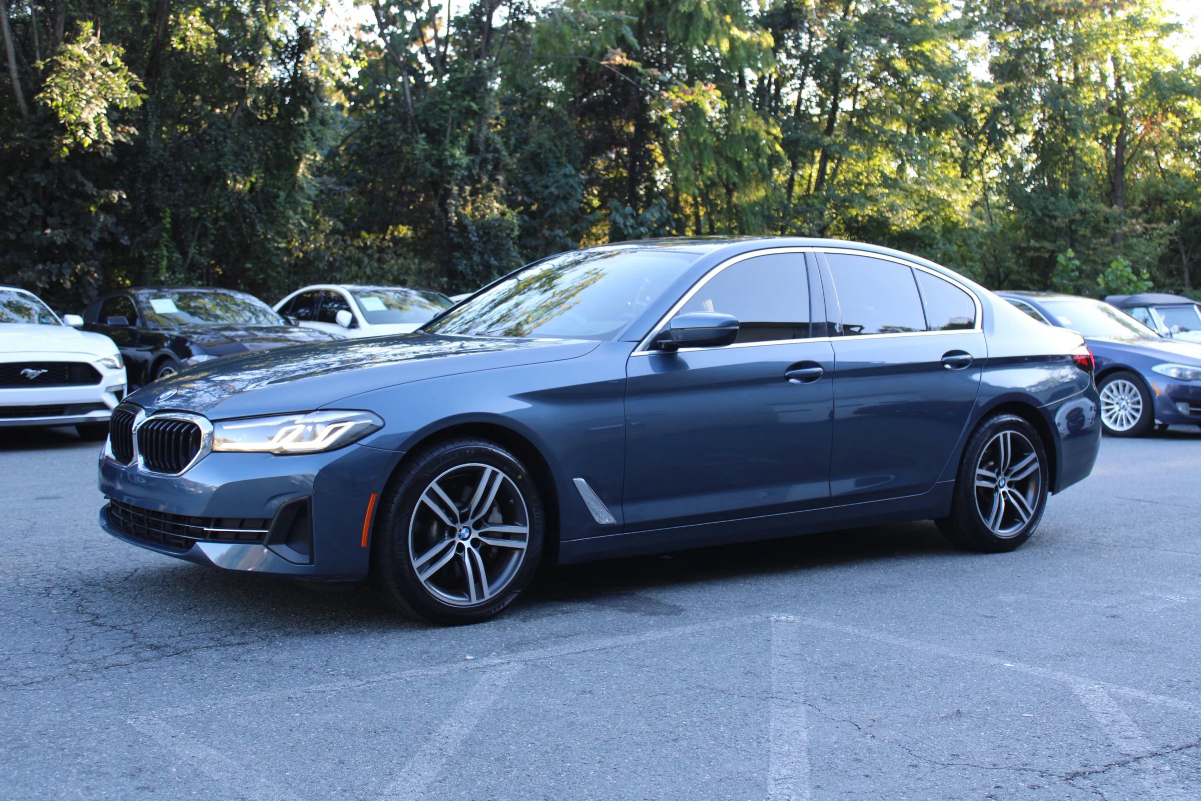 Used 2023 BMW 530i xDrive w/ Premium Package AWD/4WD image 2