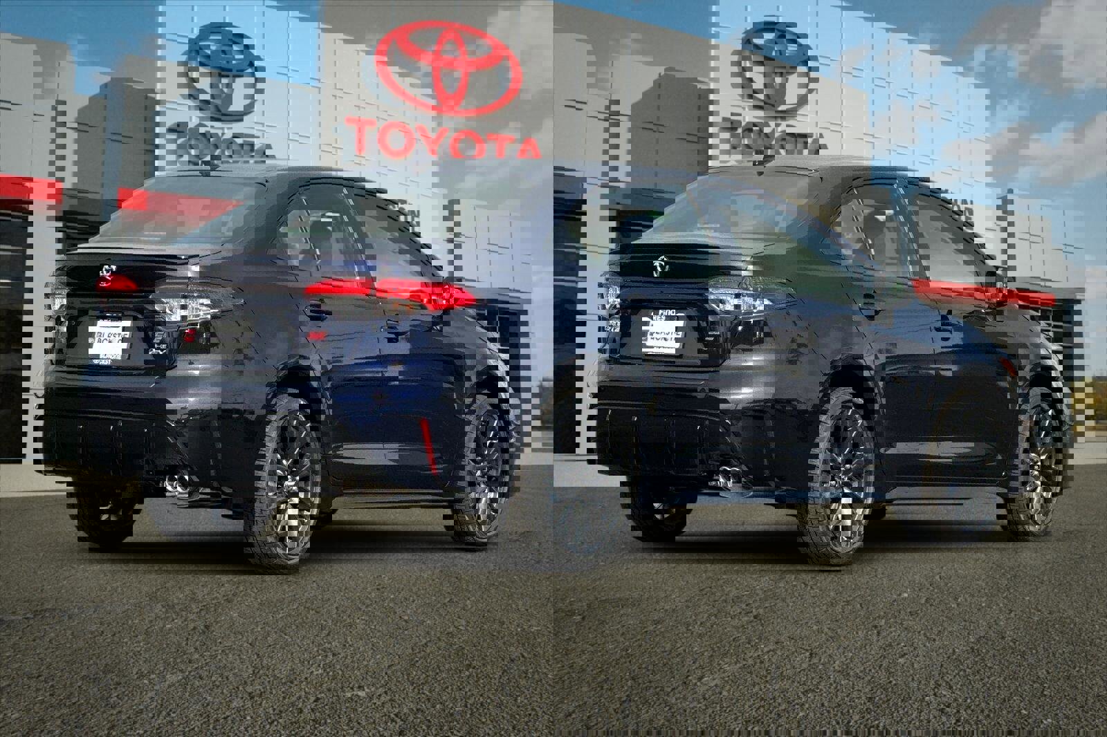 Certified 2026 Toyota Corolla SE w/ SE Premium Package image 3