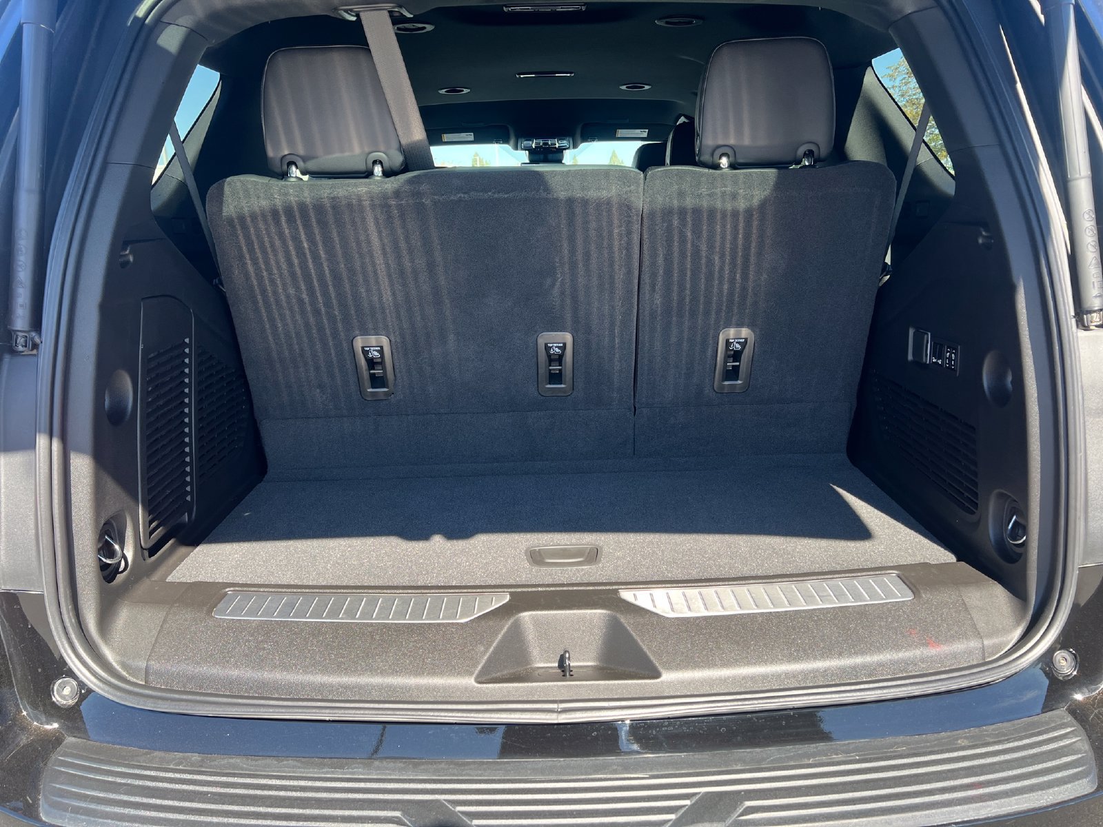 Used 2026 GMC Yukon AT4 w/ Premium Trailering Package AWD/4WD image 28