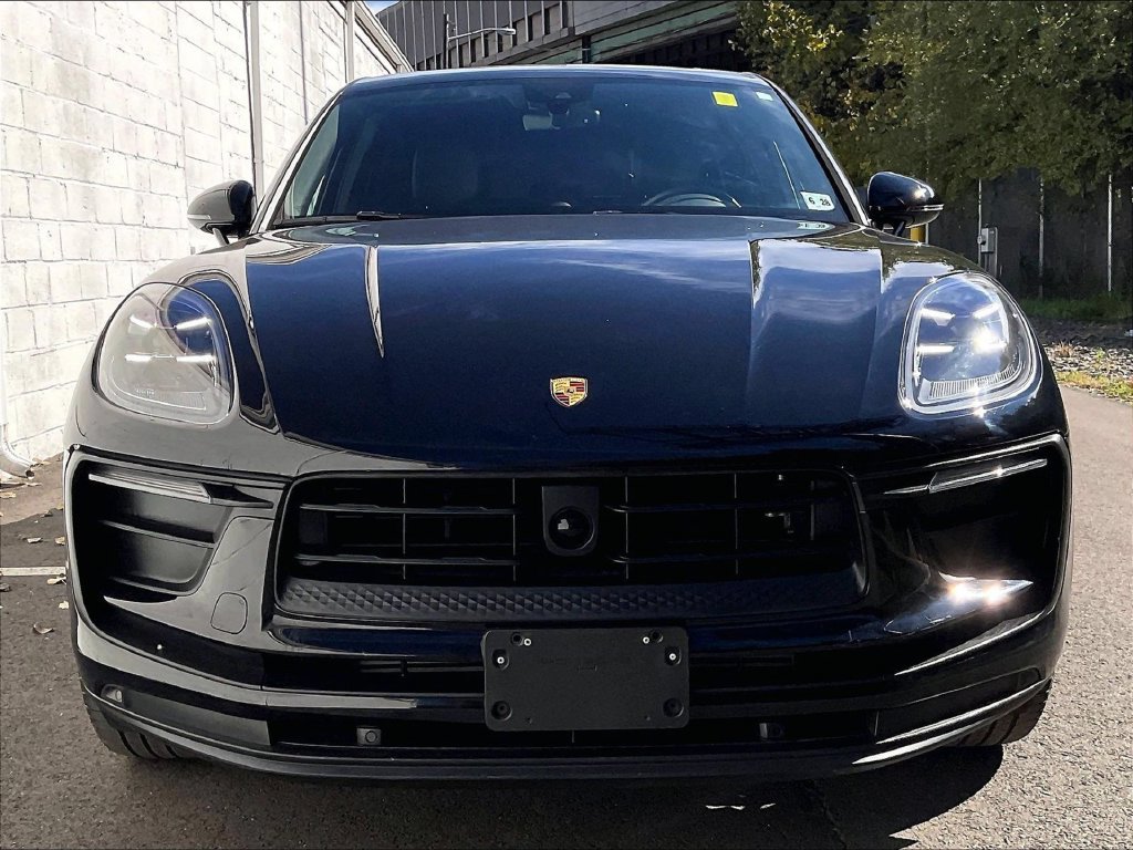 Certified 2023 Porsche Macan AWD/4WD image 8
