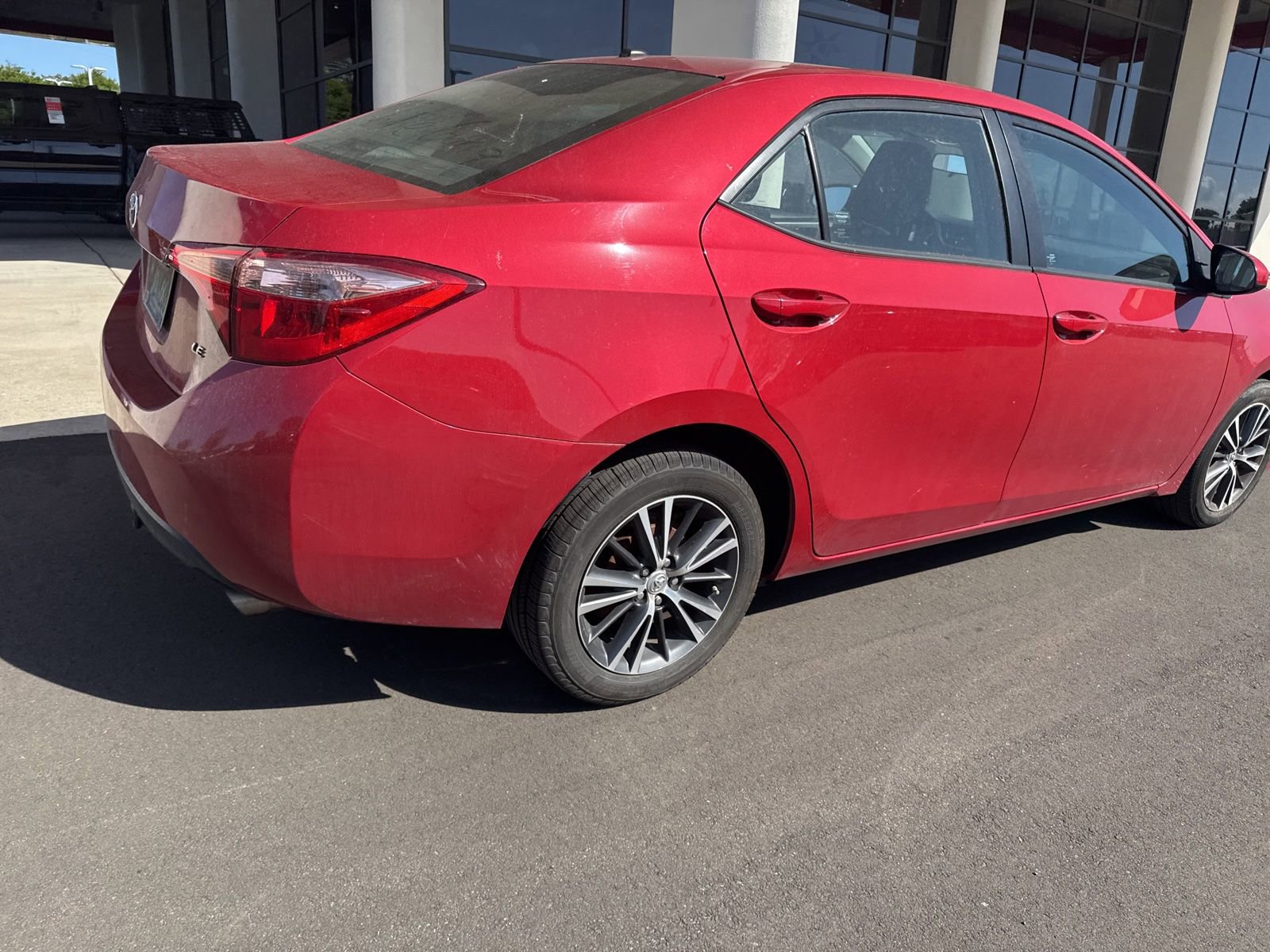Used 2017 Toyota Corolla LE w/ LE Premium Package w/Moonroof FWD image 2