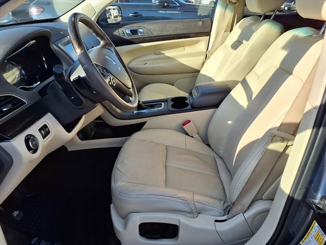 Used 2018 Lincoln MKT AWD w/ Technology Package image 5