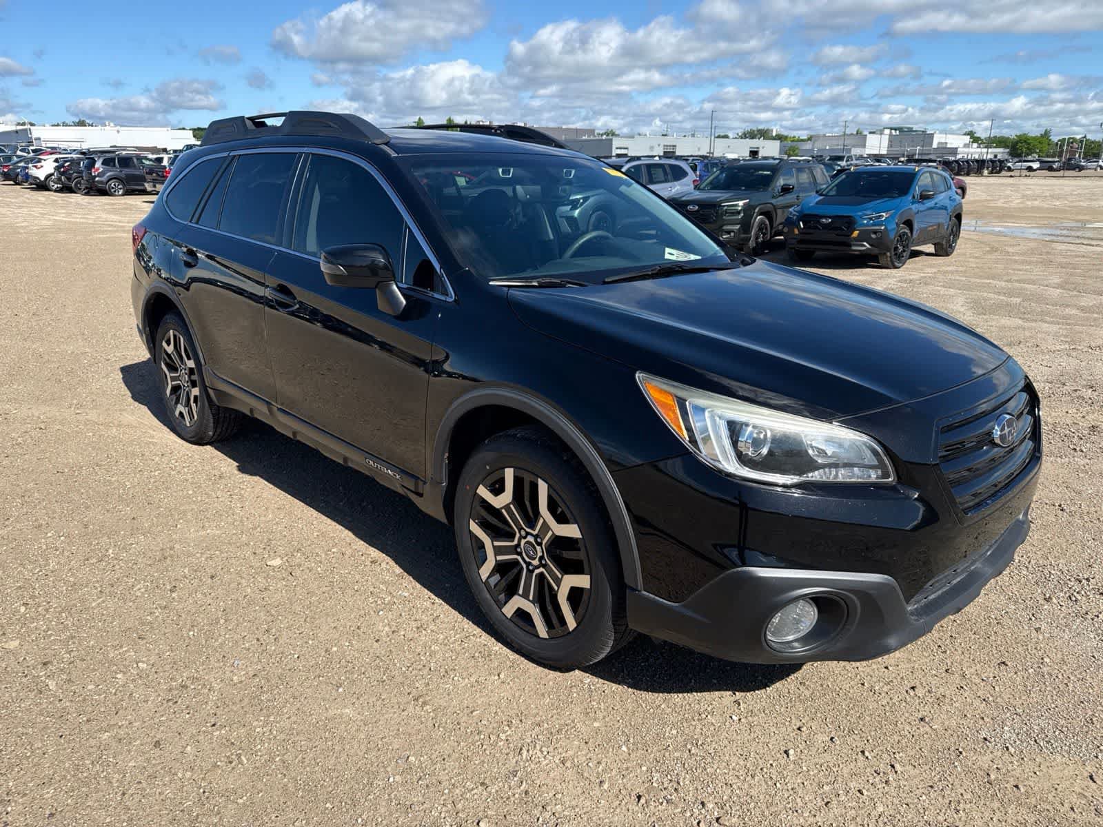 Used 2017 Subaru Outback 3.6R Limited AWD/4WD image 4