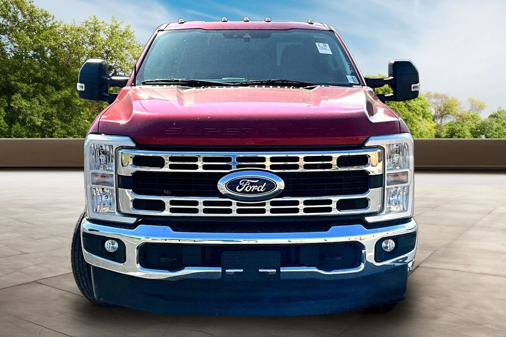 Used 2023 Ford F350 XLT AWD/4WD image 2