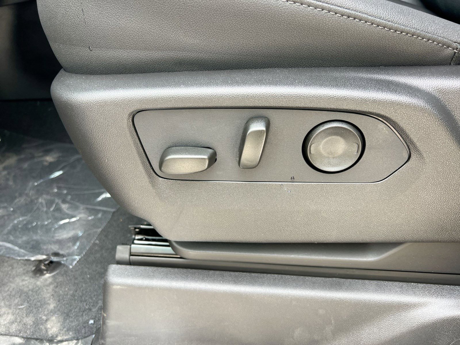 New 2026 GMC Sierra 2500 SLT w/ SLT Premium Package image 12