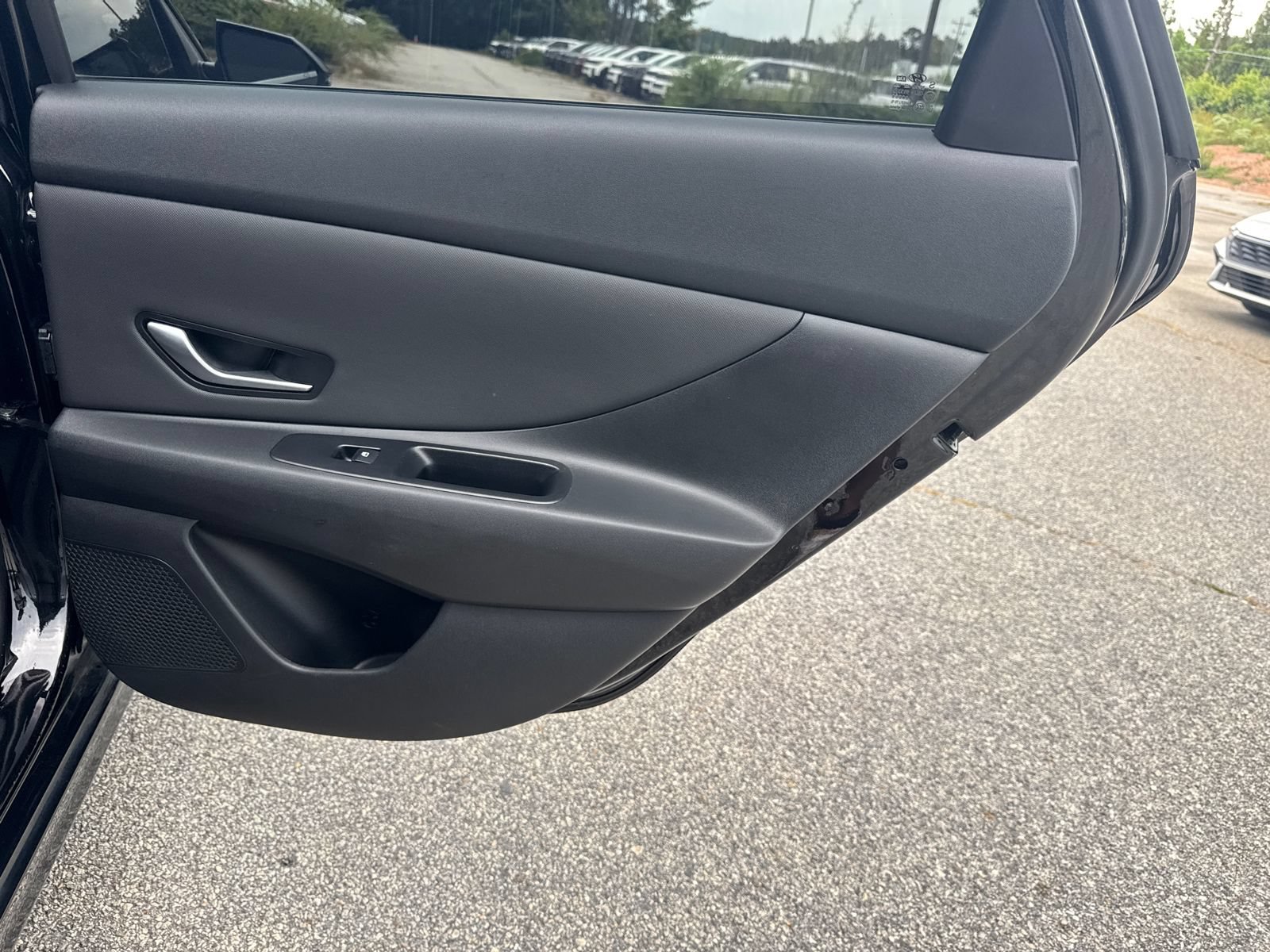 Certified 2025 Hyundai Elantra Limited FWD image 15