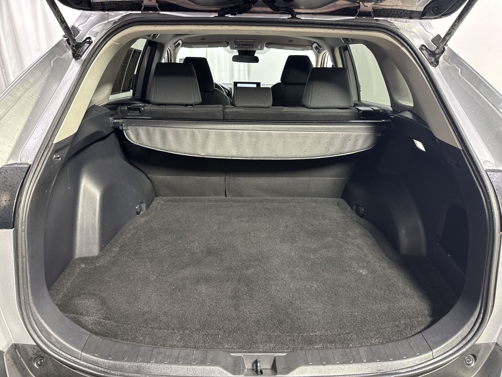 Used 2024 Toyota RAV4 LE AWD/4WD image 37