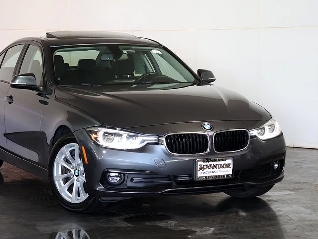 Used 2018 BMW 320i xDrive Sedan w/ Convenience Package AWD/4WD image 6