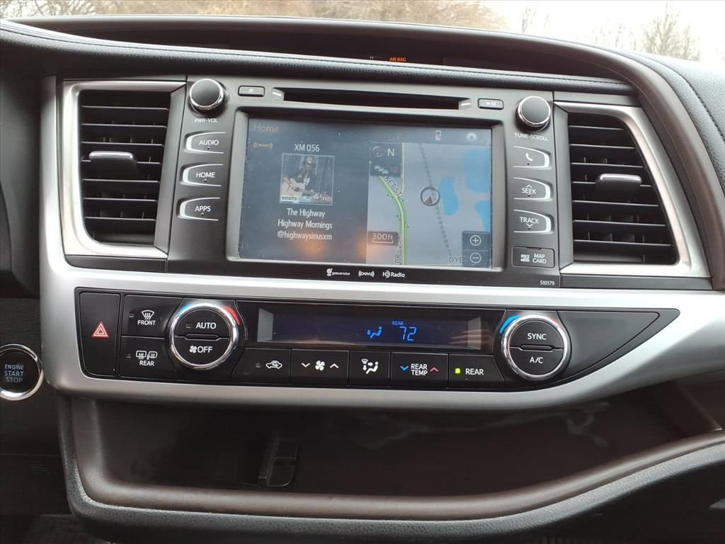Used 2017 Toyota Highlander XLE image 23