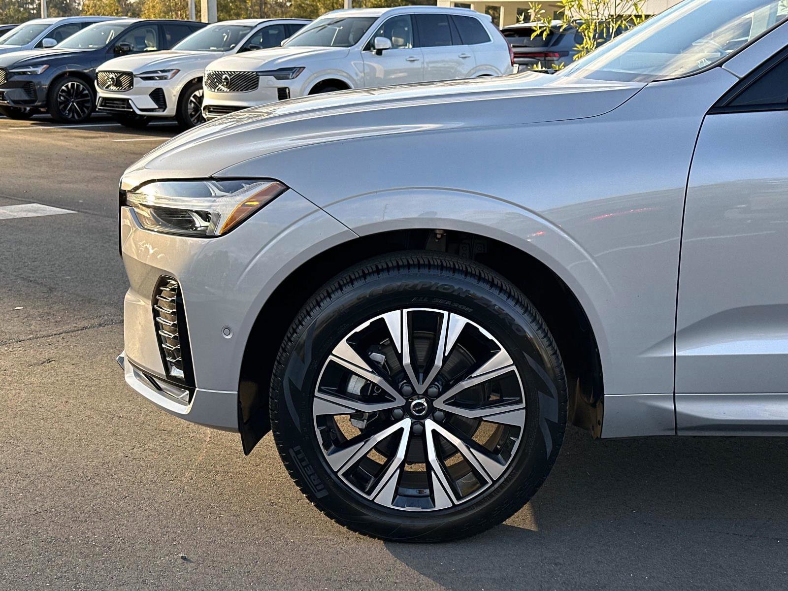 Certified 2025 Volvo XC60 B5 Plus image 10