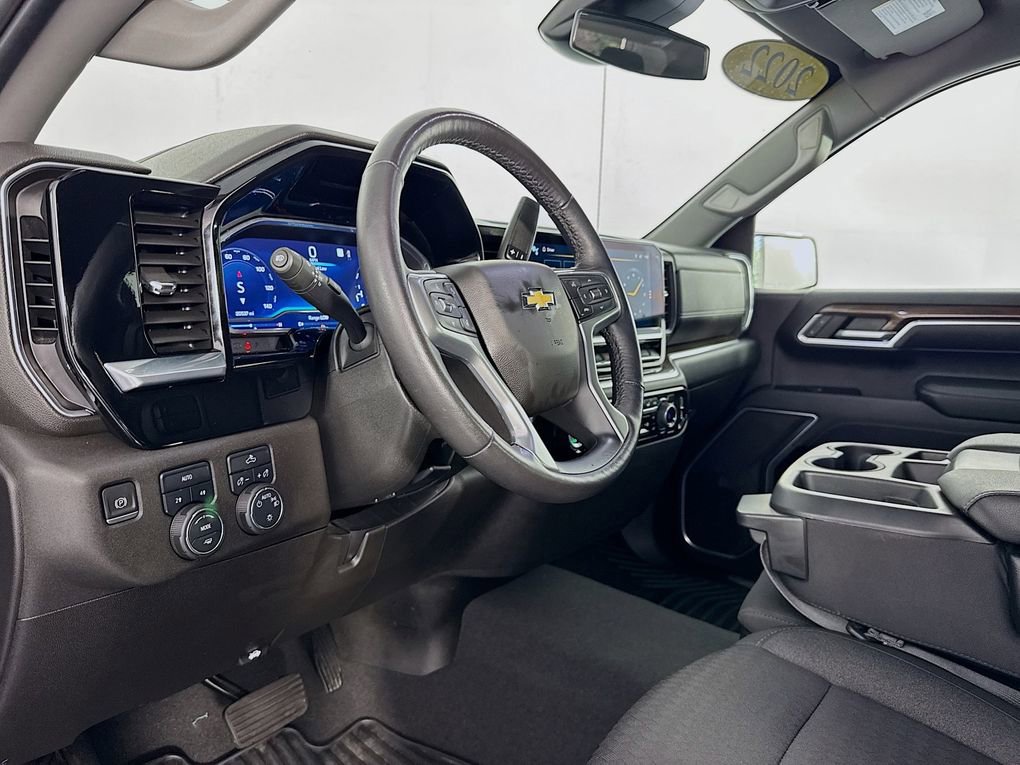 Used 2022 Chevrolet Silverado 1500 LT AWD/4WD image 12