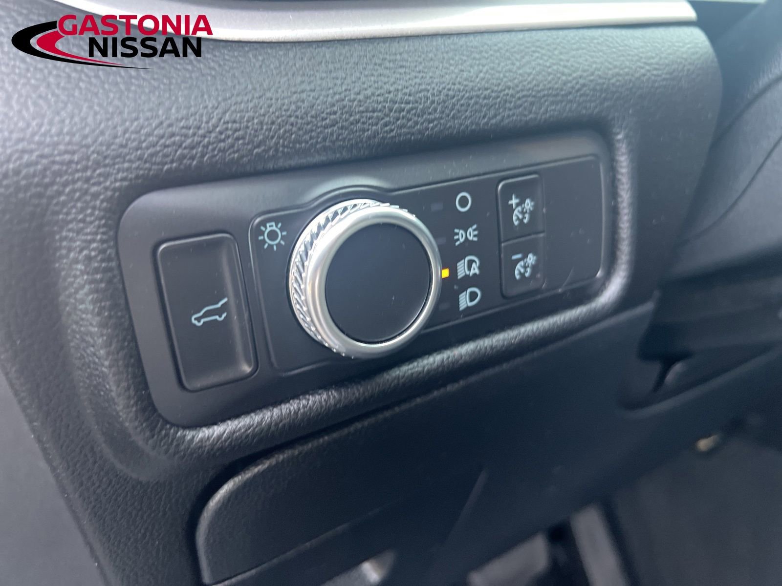 Used 2022 Ford Explorer XLT image 40