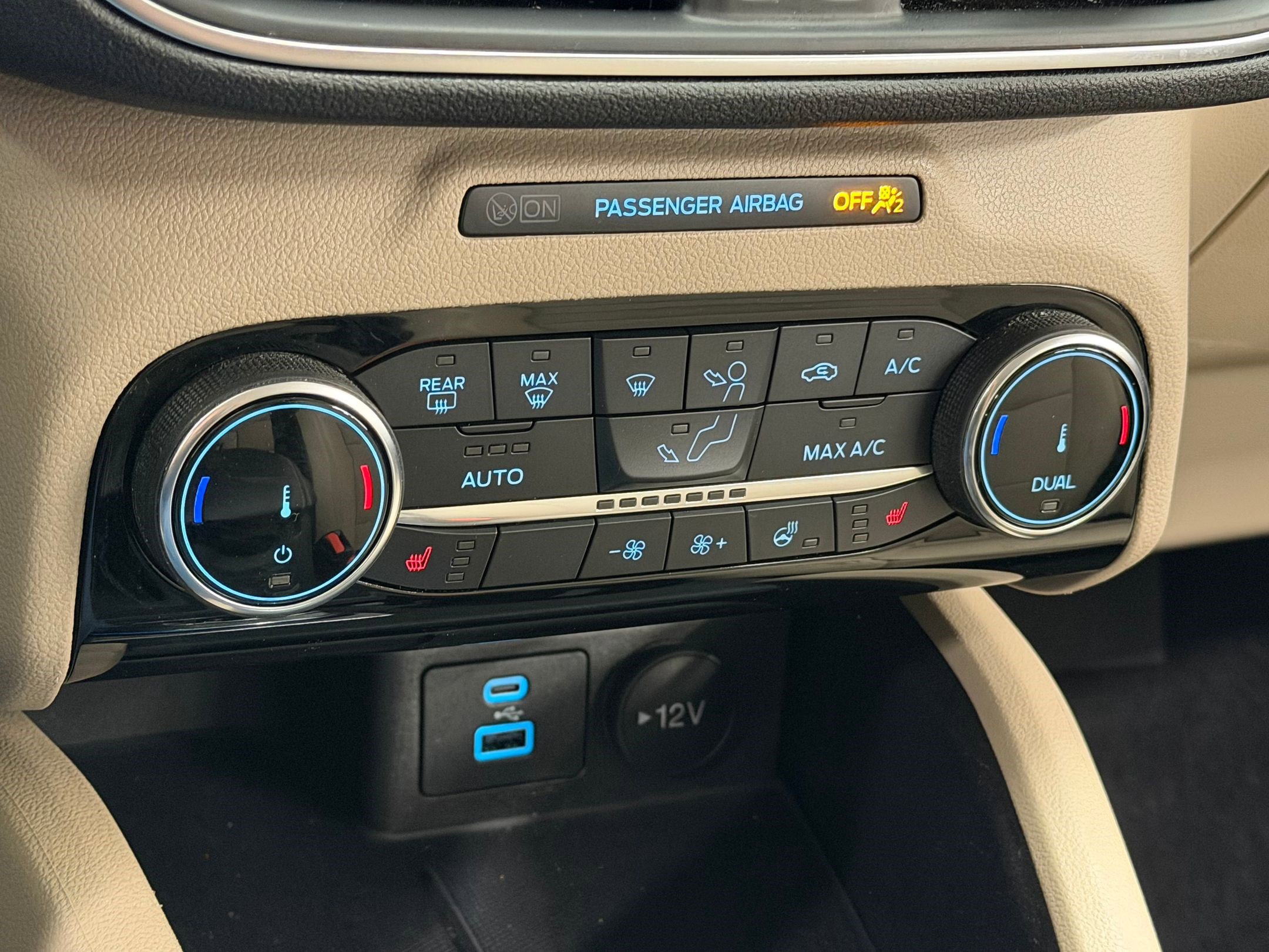 Used 2022 Ford Escape Titanium image 26