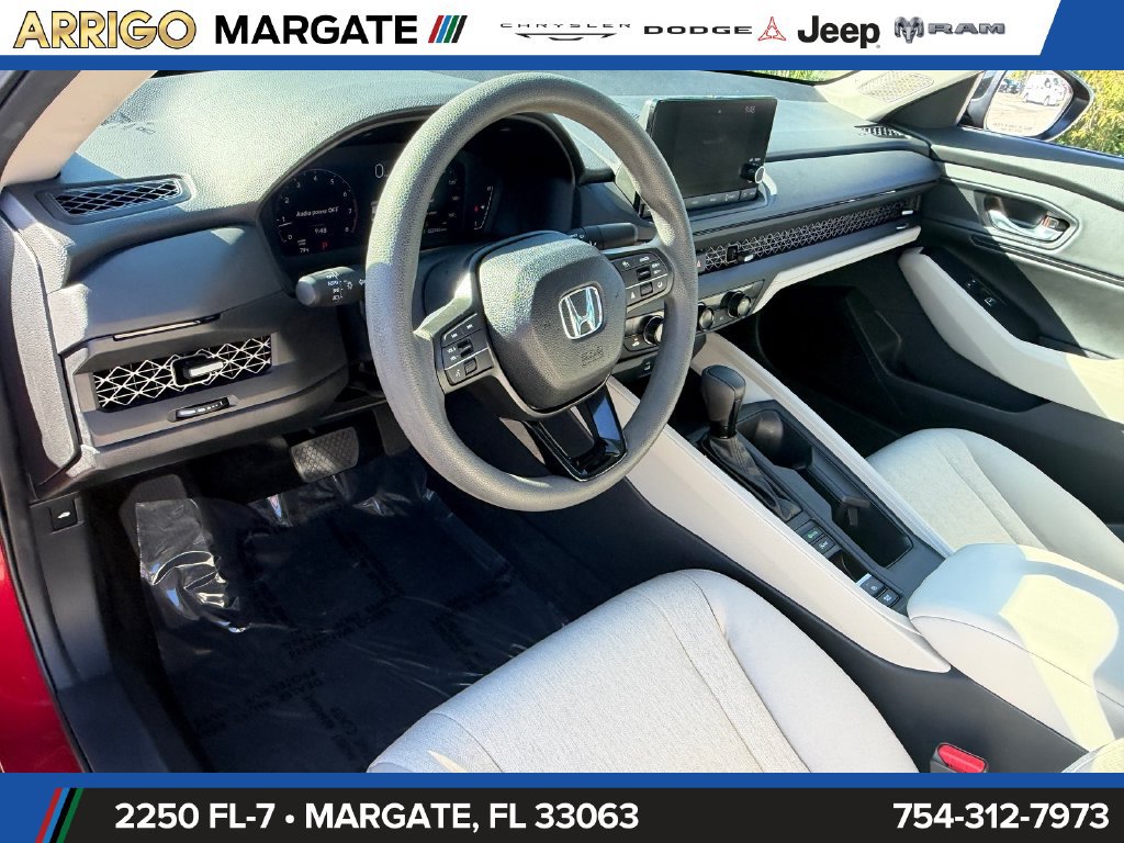 Used 2025 Honda Accord SE image 10