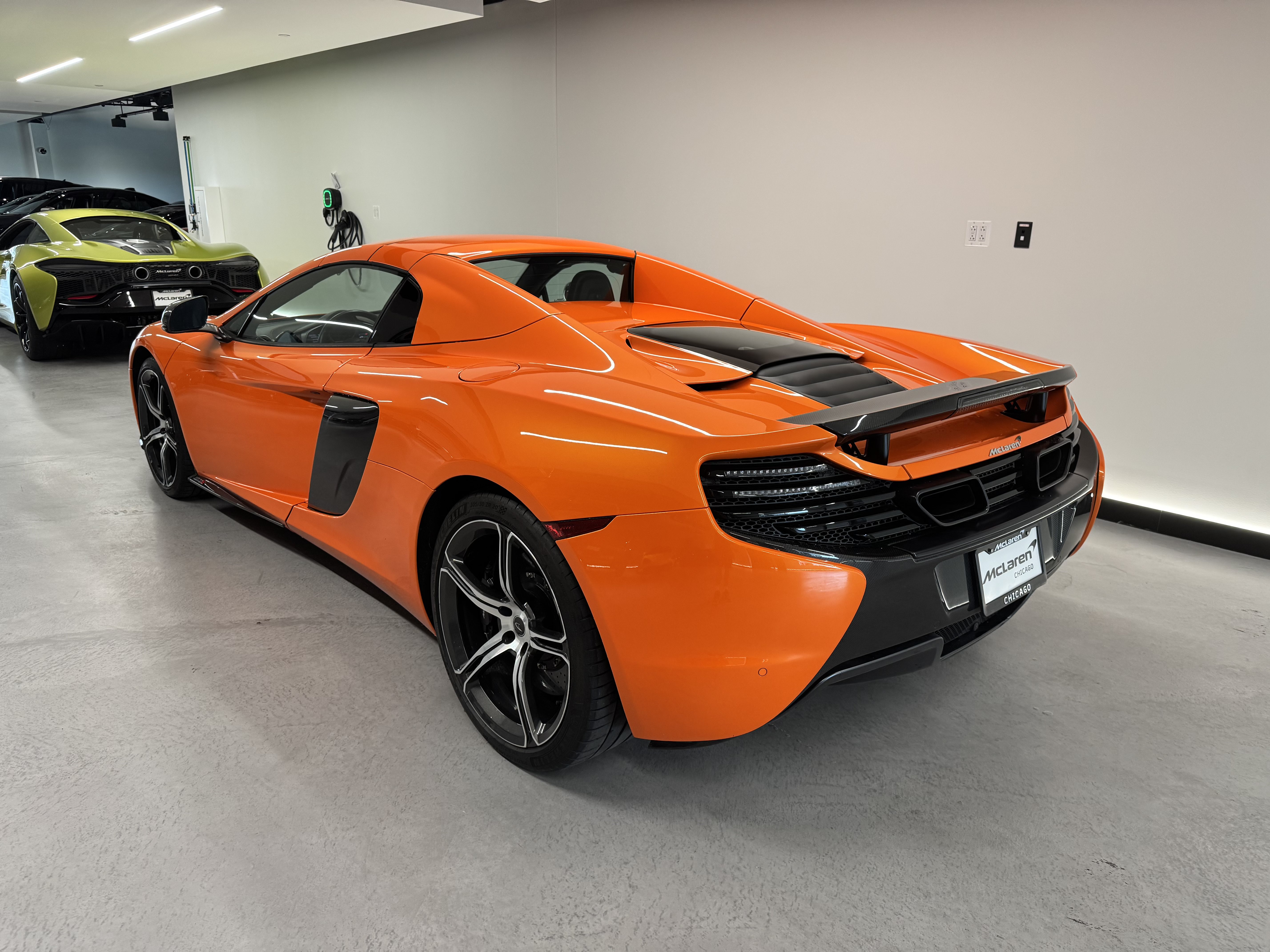 Used 2015 McLaren 650S Spider RWD image 3