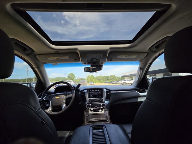 Used 2019 Chevrolet Suburban Premier AWD/4WD image 38