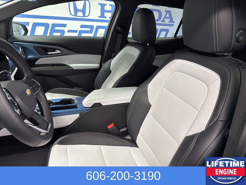 Used 2025 Chevrolet Equinox EV LT image 21