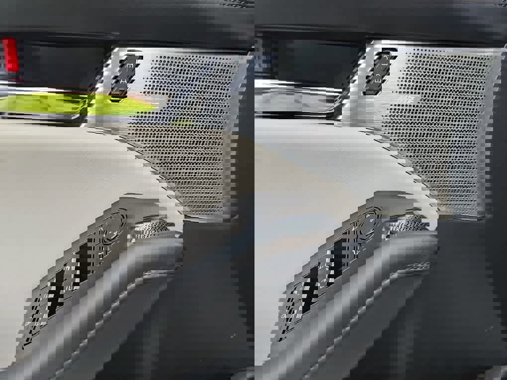 Used 2019 MAZDA MAZDA3 AWD Hatchback w/ Preferred Pkg image 12