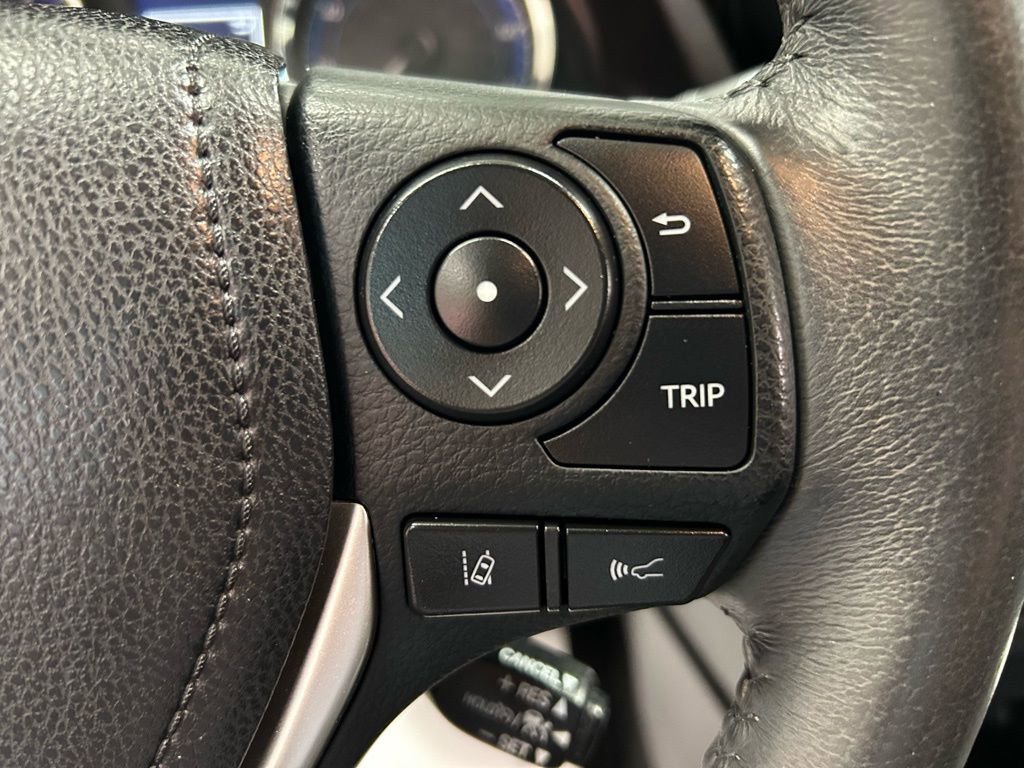 Used 2017 Toyota Corolla SE w/ Carpet Mat Package (TMS) image 11