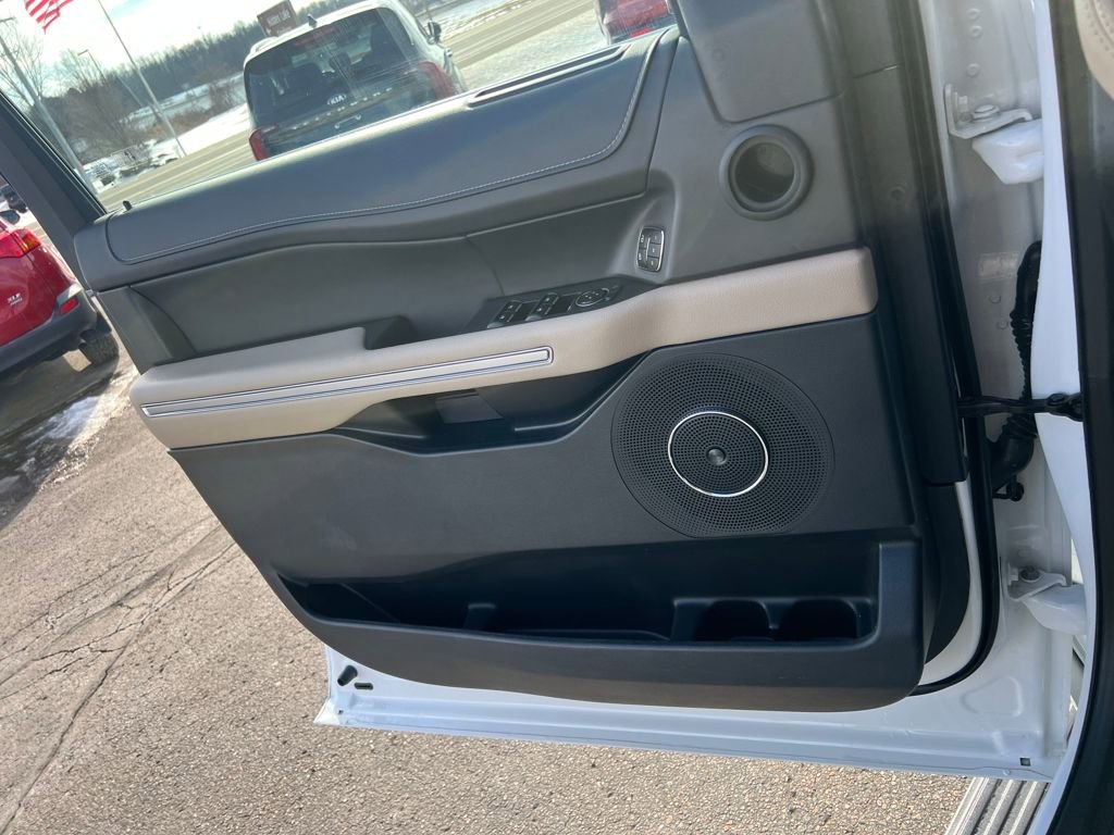 Used 2023 Ford Expedition Max Limited image 10