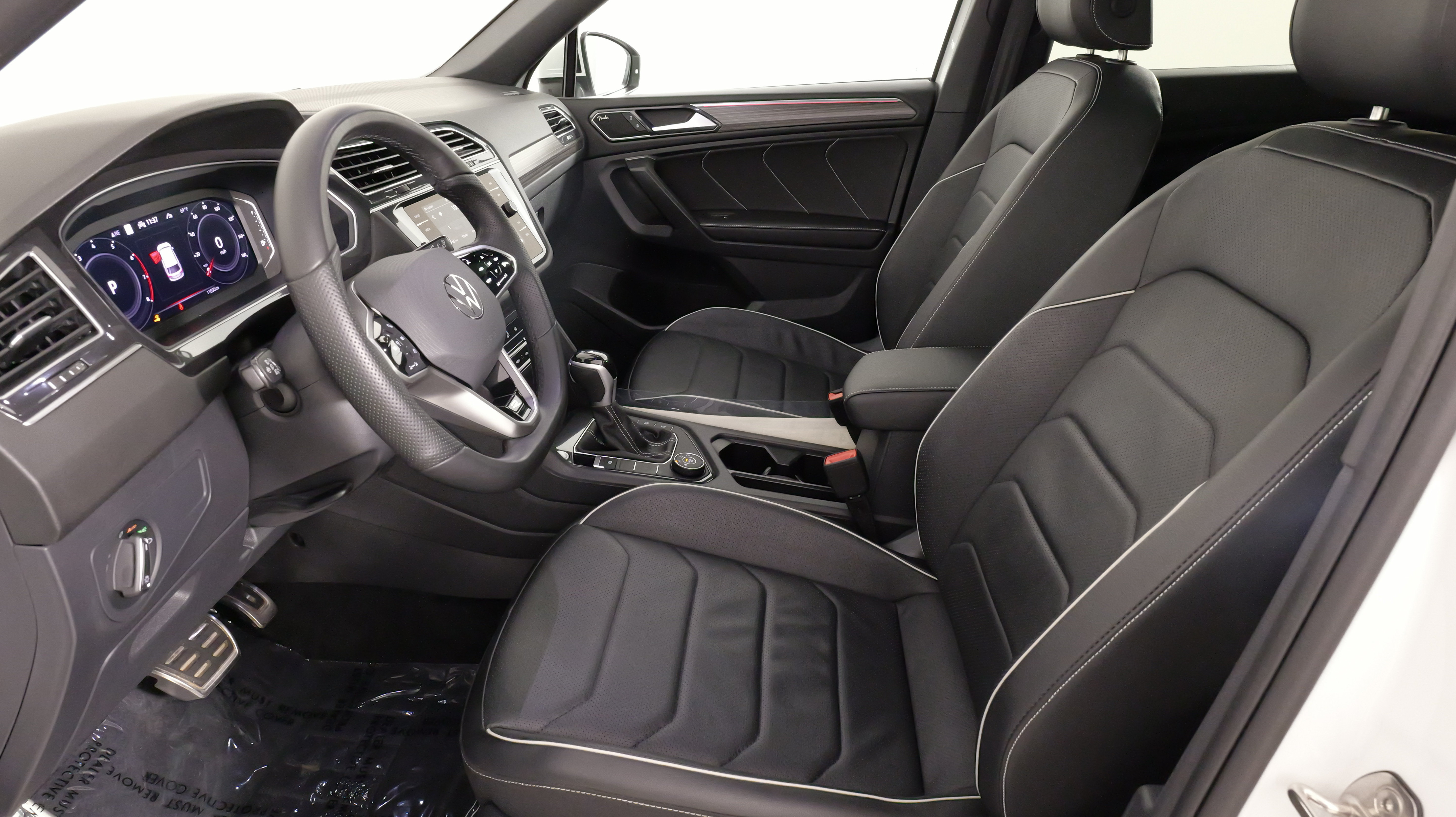 Used 2024 Volkswagen Tiguan SEL R-Line AWD/4WD image 31