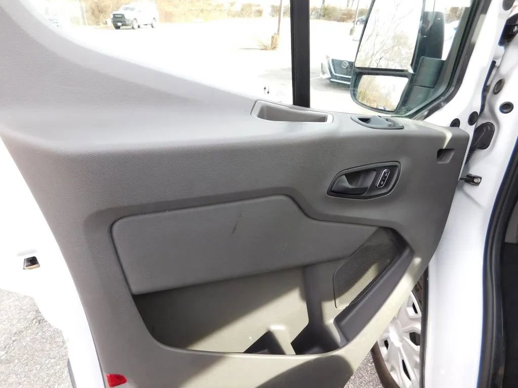 Used 2023 Ford Transit 350 XLT image 14