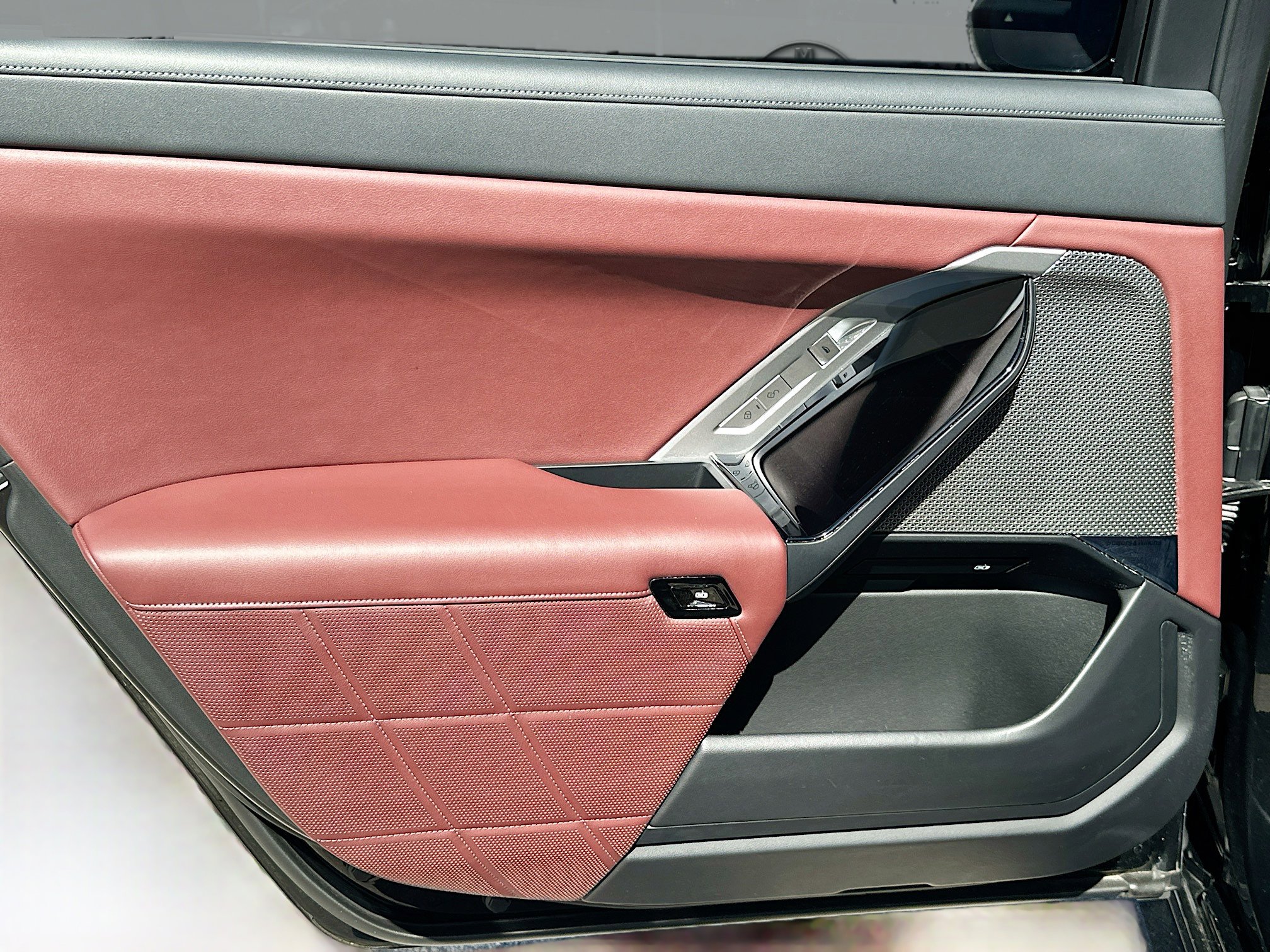 Used 2023 BMW 760i xDrive image 28