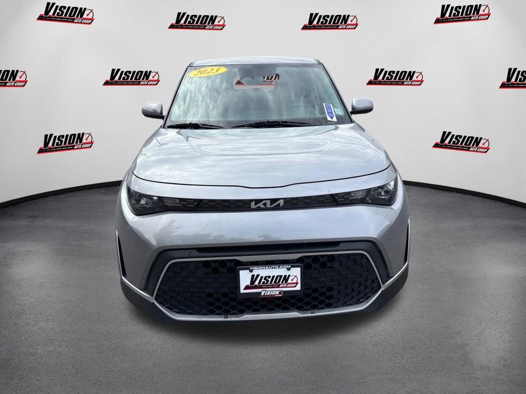 Certified 2023 Kia Soul LX w/ LX Technology Package image 2