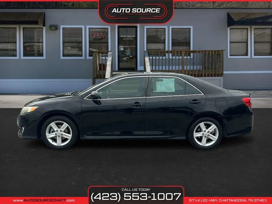 Used 2013 Toyota Camry SE image 4