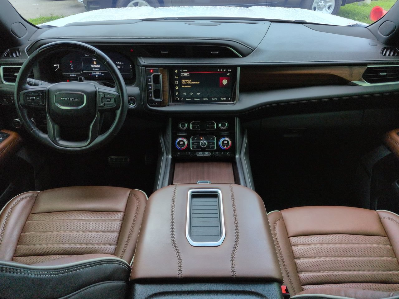 Used 2023 GMC Yukon XL Denali Ultimate AWD/4WD image 15
