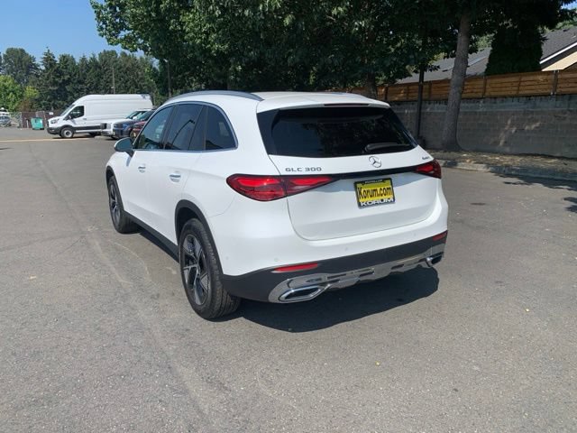Used 2023 Mercedes-Benz GLC 300 4MATIC image 3