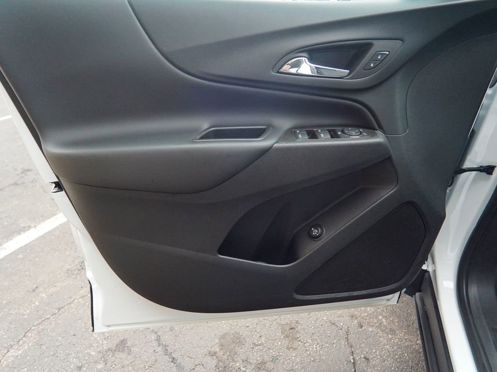 Used 2023 Chevrolet Equinox LT image 16