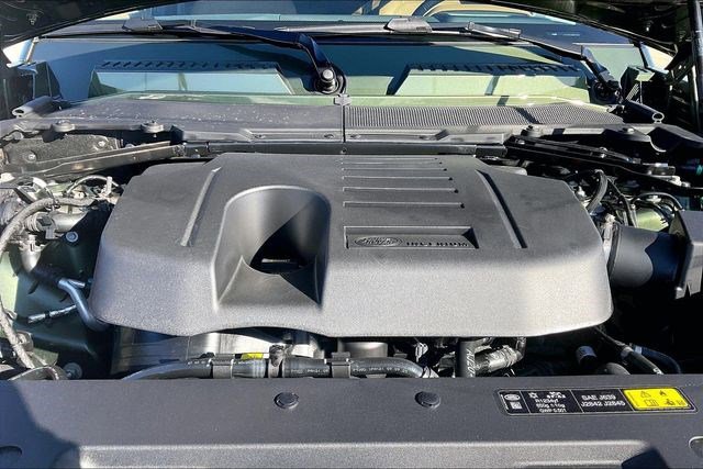 New 2026 Land Rover Defender 110 X-Dynamic SE image 13