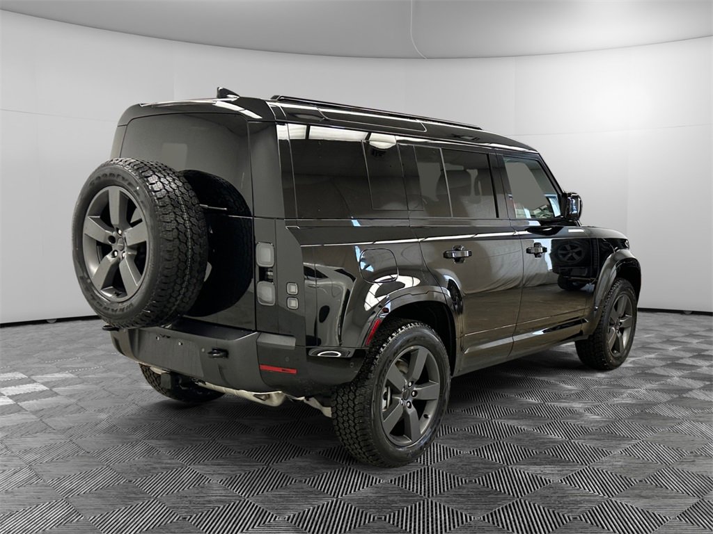 New 2026 Land Rover Defender 110 X-Dynamic SE image 5