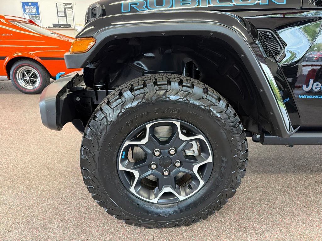 Used 2023 Jeep Wrangler Unlimited Rubicon 4xe w/ Cold Weather Group AWD/4WD image 4