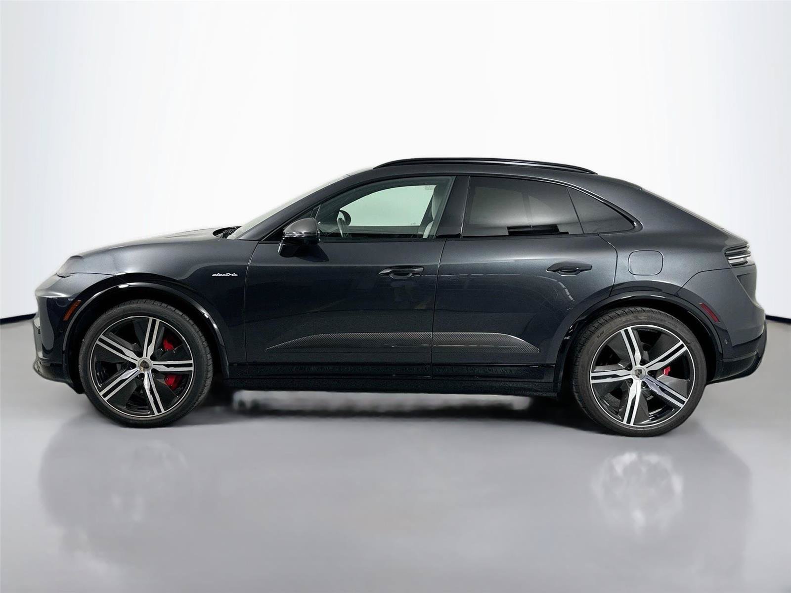 Certified 2024 Porsche Macan Turbo Electric AWD/4WD image 2