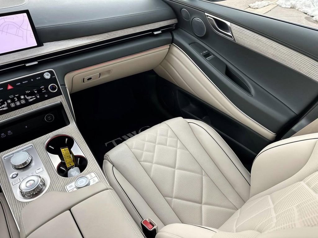 Used 2025 Genesis GV80 3.5T Prestige image 33